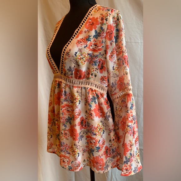 Gorgeous boho floral shirt NEW - Picture 2 of 7